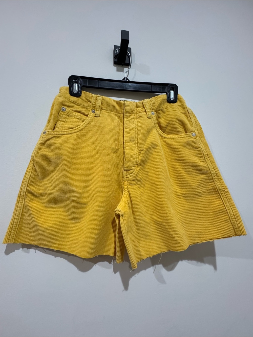 We The Free Mustard Yellow Corduroy Flat Front women’s Shorts SZ 25 4”NEW